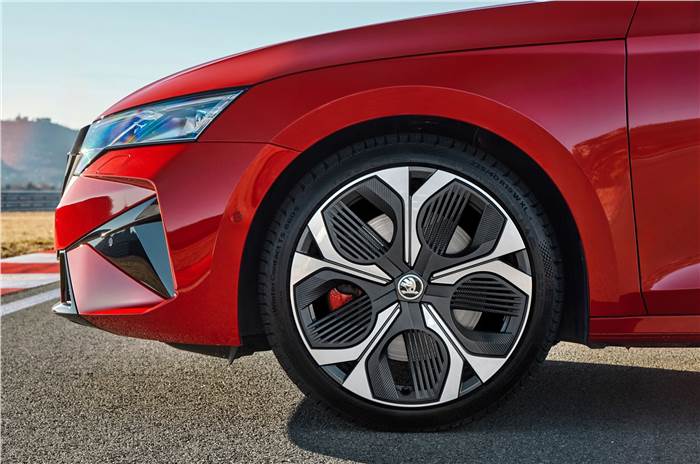 Skoda Octavia RS 2025 review alloy wheels